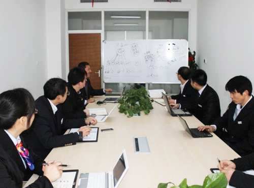 览岳开展&ldquo;加强责任心，严把质量关&rdquo;的主题研讨会